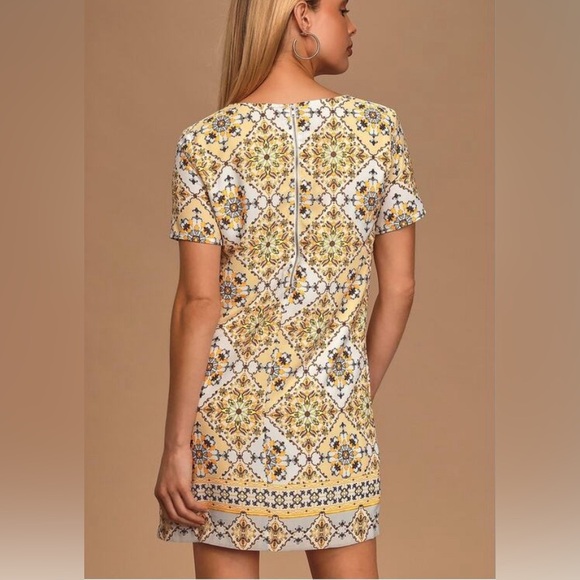 Women’s Lulus Floral Deco Shift Dress in Yellow - Size Small - Picture 3 of 11